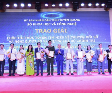 TRAO GIẢI CUỘC THI CHUYỂN ĐỔI SỐ TÌM HIỂU NGHỊ QUYẾT 57/NQ-TW CỦA BỘ CHÍNH TRỊ